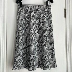 Socialite Snakeskin Print Black/White Midi Skirt XS